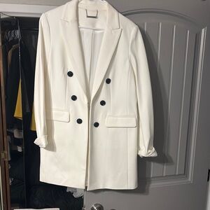 Elegant White Double-Breasted Blazer